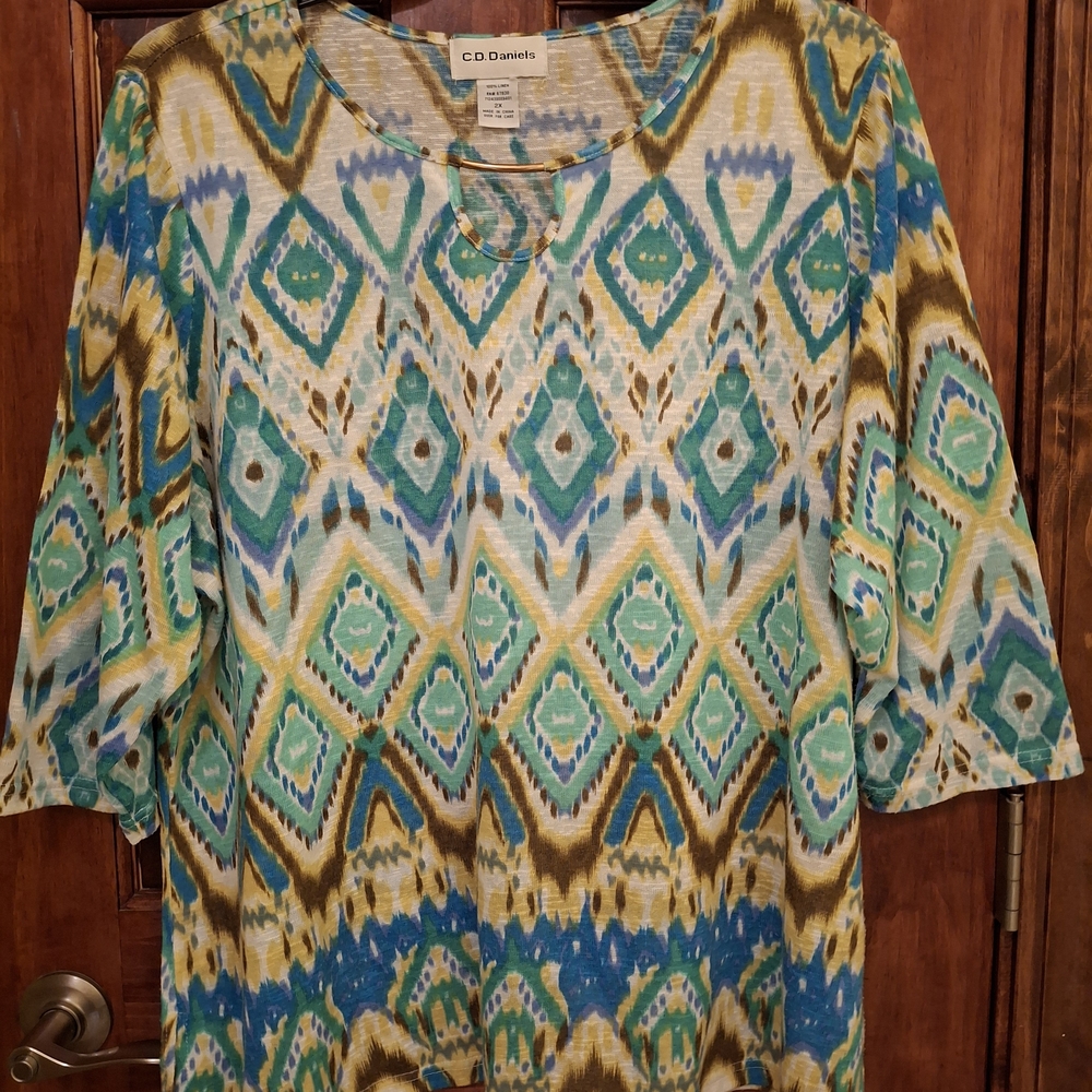 Blue and Cream Relaxed Graphic Tunic with 3/4 Sleeves